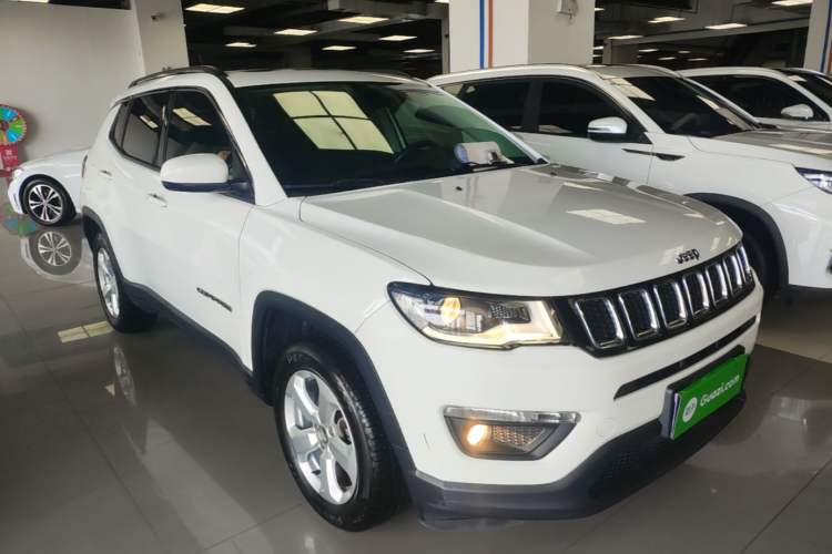 Used Jeep Compass 2019 200T Automatic Family Edition - Connected Large Screen Version Front Right 45 Deg