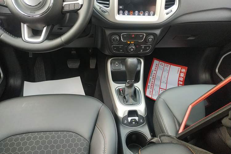 Used Jeep Compass 2019 220T Automatic Enjoyment Version Gear Lever