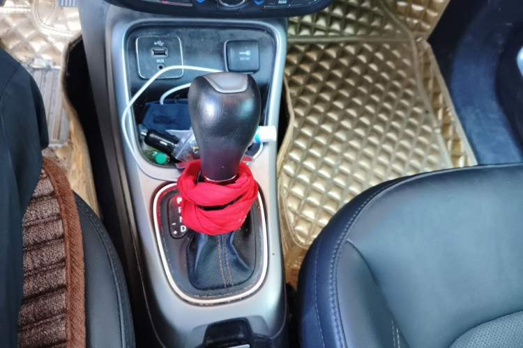 Used Jeep Compass 2019 200TS Automatic Premium - Connected Large Screen Version Gear Lever