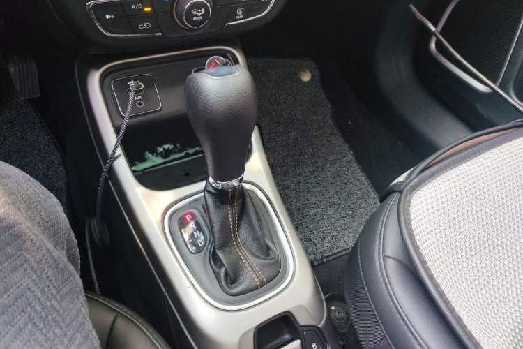 Used Jeep Compass 2019 220T Automatic Enjoyment Version Gear Lever