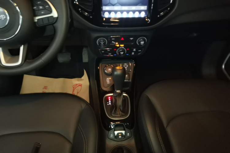 Used Jeep Compass 2019 220T Automatic Family Enjoyment Four-Wheel Drive Edition Gear Lever