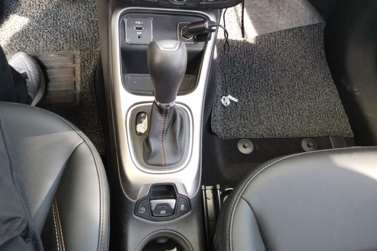 Used Jeep Compass 2019 220T Automatic Enjoyment Version Gear Lever