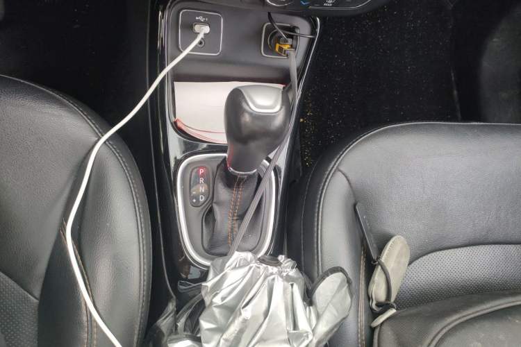 Used Jeep Compass 2019 220T Automatic Family Edition Gear Lever