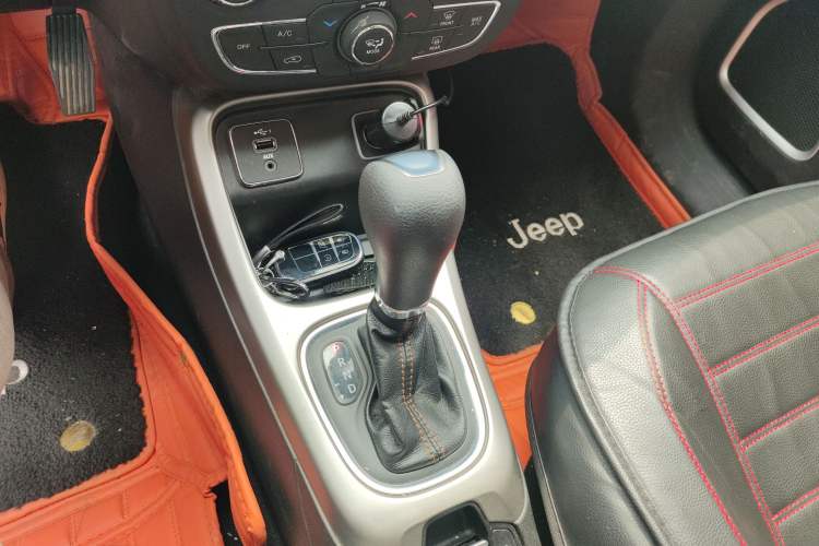 Used Jeep Compass 2019 220T Automatic Enjoyment Version Gear Lever