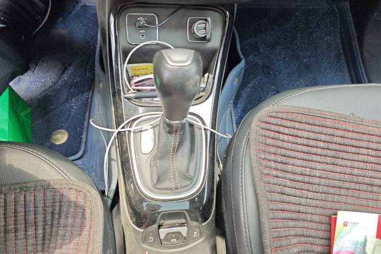 Used Jeep Compass 2019 220T Automatic Family Edition Gear Lever