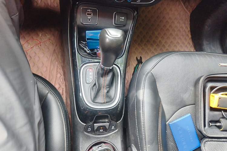 Used Jeep Compass 2019 220T Automatic Family Edition Gear Lever