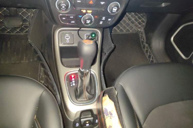 Used Jeep Compass 2019 220T Automatic Enjoyment Version Gear Lever