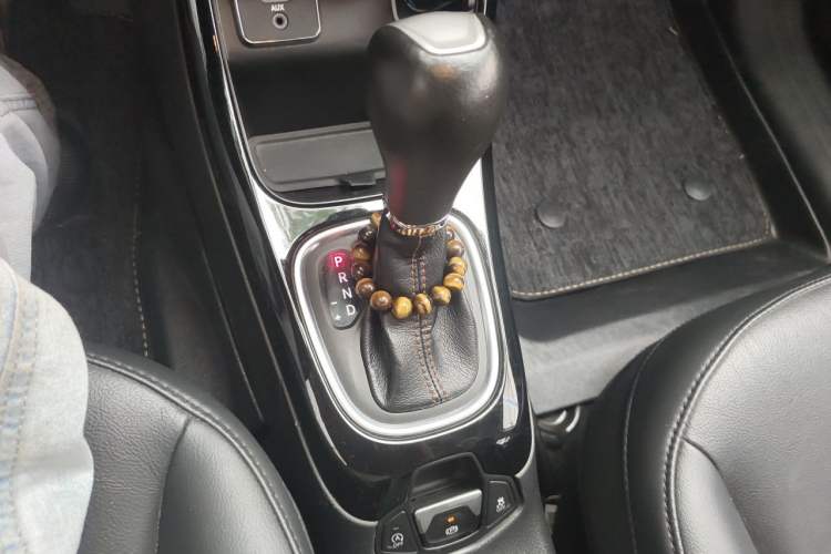 Used Jeep Compass 2019 220T Automatic Family Edition Gear Lever