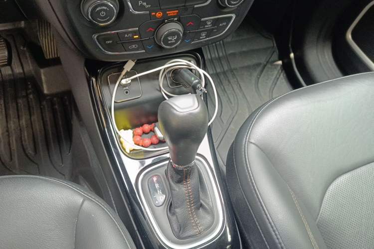 Used Jeep Compass 2019 220T Automatic Home Enjoy Cool Edition Gear Lever