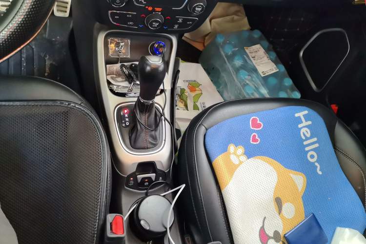 Used Jeep Compass 2019 200T Automatic Family Edition - Connected Large Screen Version Gear Lever