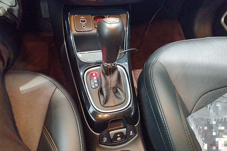 Used Jeep Compass 2019 220T Automatic Family Edition Gear Lever