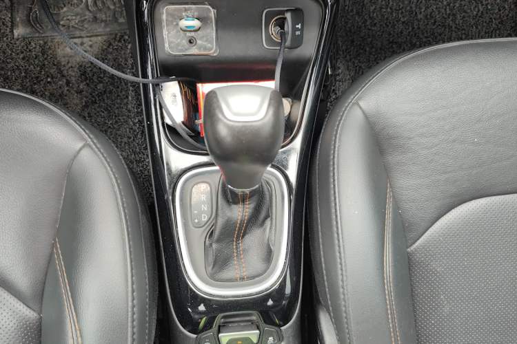 Used Jeep Compass 2019 220T Automatic Family Edition Gear Lever