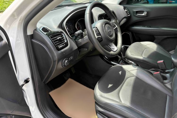 Used Jeep Compass 2019 220T Automatic Family Edition Interior 1