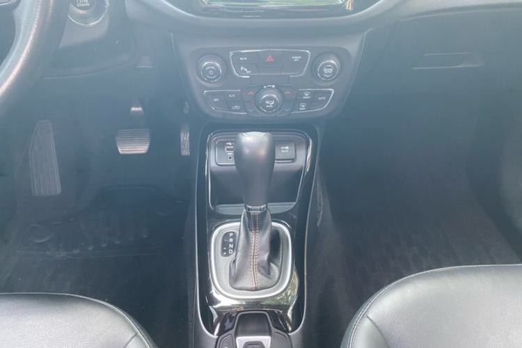 Used Jeep Compass 2019 220T Automatic Family Edition Interior 1