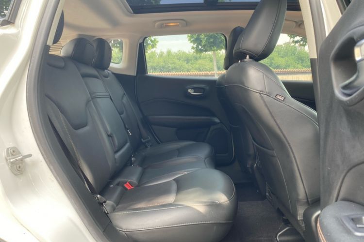 Used Jeep Compass 2019 220T Automatic Family Edition Interior 10