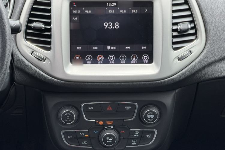 Used Jeep Compass 2019 220T Automatic Enjoyment Version Interior 2