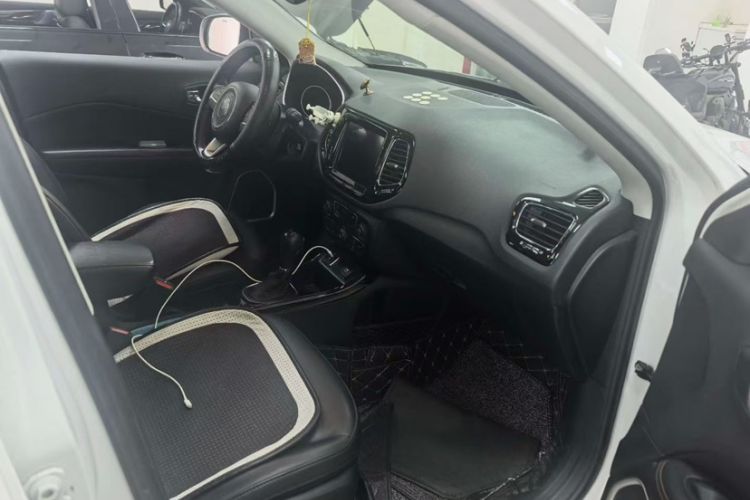 Used Jeep Compass 2019 220T Automatic Family Edition Interior 2