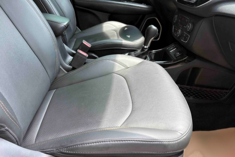 Used Jeep Compass 2019 220T Automatic Family Edition Interior 3