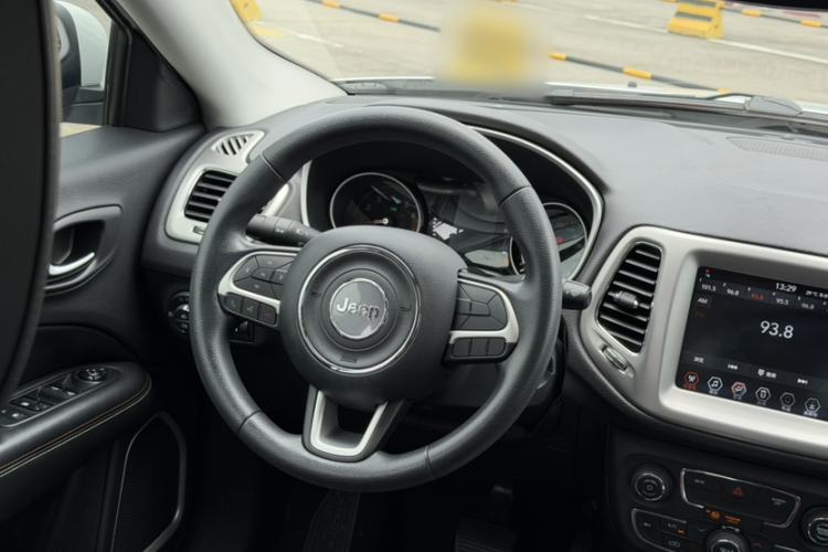 Used Jeep Compass 2019 220T Automatic Enjoyment Version Interior 3