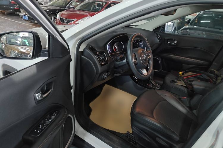 Used Jeep Compass 2019 220T Automatic Family Edition Interior 3
