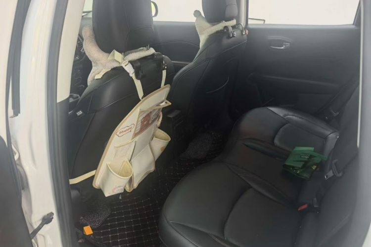 Used Jeep Compass 2019 220T Automatic Family Edition Interior 3