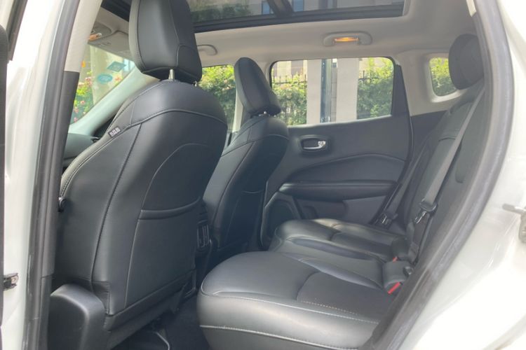 Used Jeep Compass 2019 220T Automatic Family Edition Interior 3