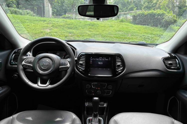 Used Jeep Compass 2019 220T Automatic Family Edition Interior 4