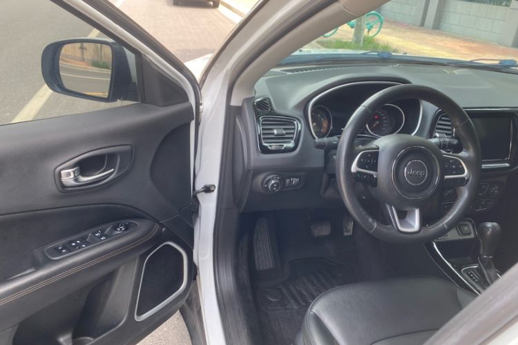 Used Jeep Compass 2019 220T Automatic Family Edition Interior 4