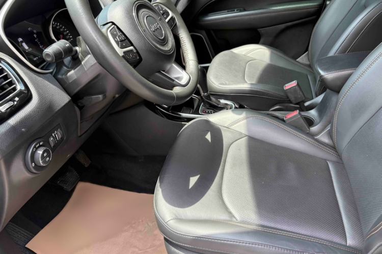 Used Jeep Compass 2019 220T Automatic Family Edition Interior 5