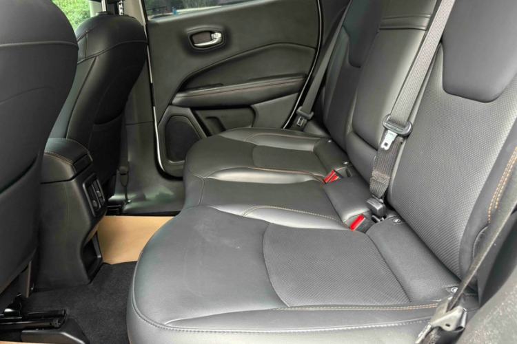 Used Jeep Compass 2019 220T Automatic Family Edition Interior 6