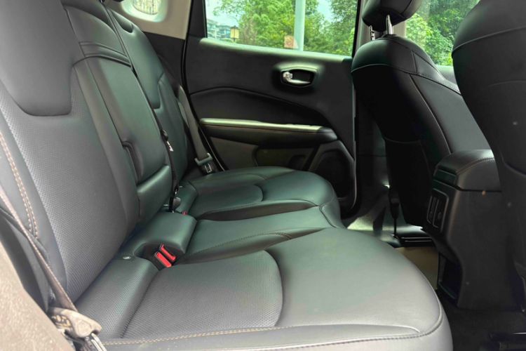 Used Jeep Compass 2019 220T Automatic Family Edition Interior 7