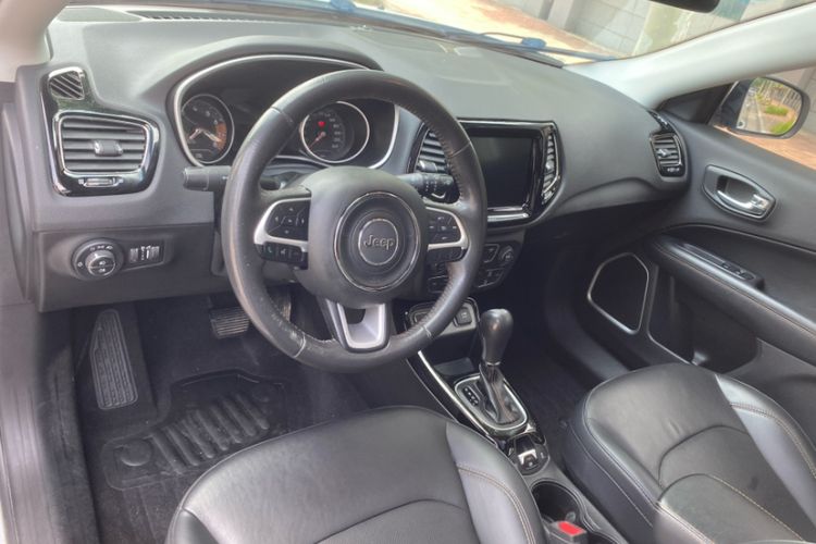 Used Jeep Compass 2019 220T Automatic Family Edition Interior 8