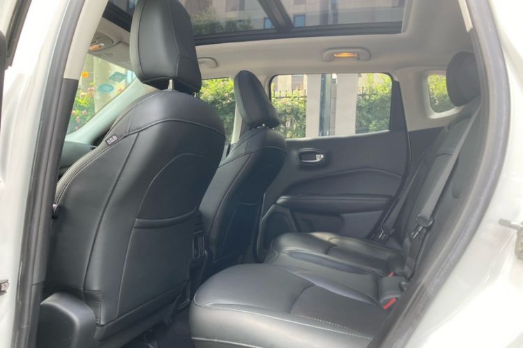 Used Jeep Compass 2019 220T Automatic Family Edition Interior 9