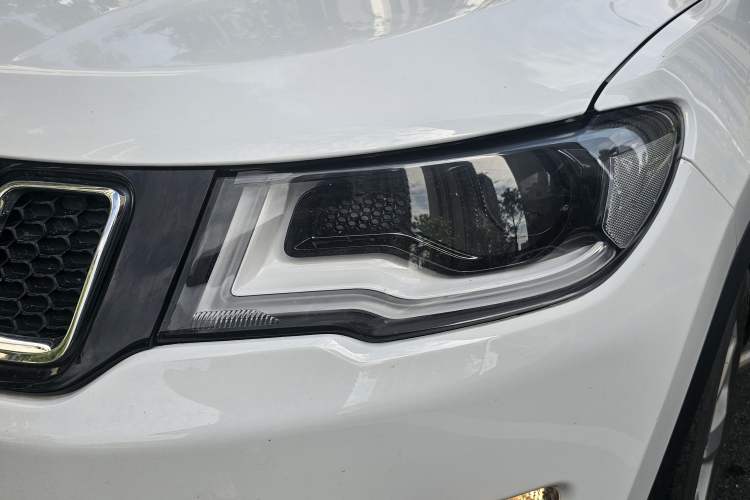 Used Jeep Compass 2019 200T Automatic Family Edition - Connected Large Screen Version Left Front Headlight