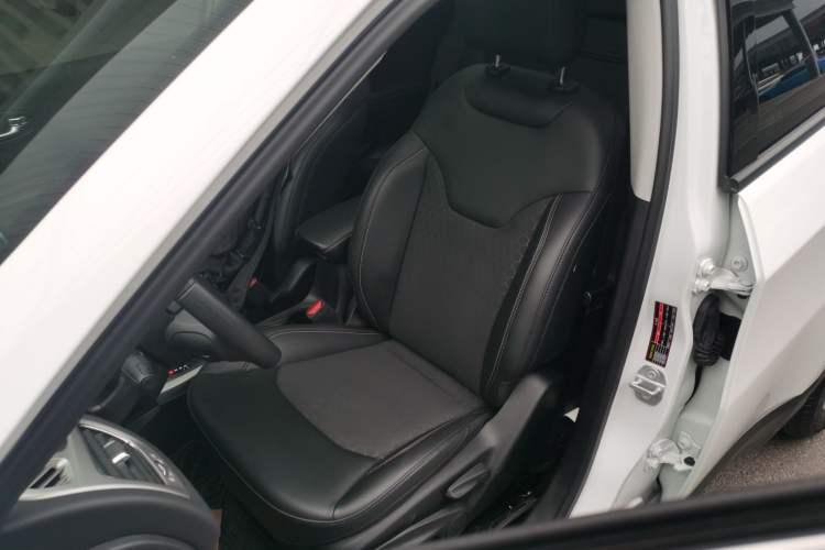 Used Jeep Compass 2019 220T Automatic Enjoyment Version Left Front Seat