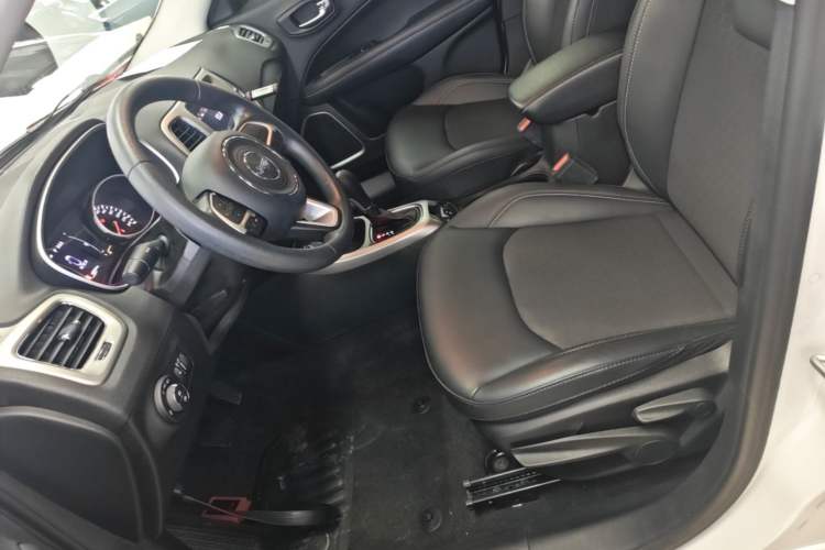 Used Jeep Compass 2019 220T Automatic Enjoyment Version Left Front Seat