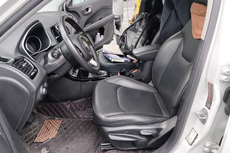 Used Jeep Compass 2019 220T Automatic Family Edition Left Front Seat