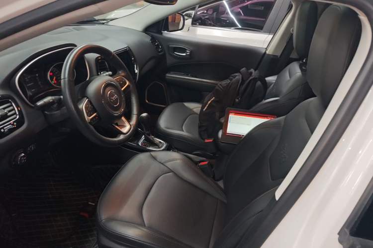 Used Jeep Compass 2019 220T Automatic Family Edition Left Front Seat