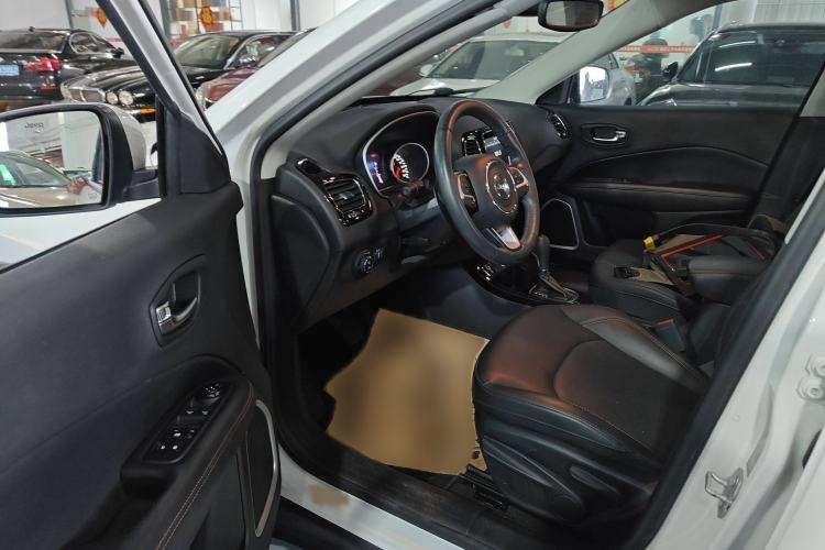 Used Jeep Compass 2019 220T Automatic Family Edition Left Front Seat
