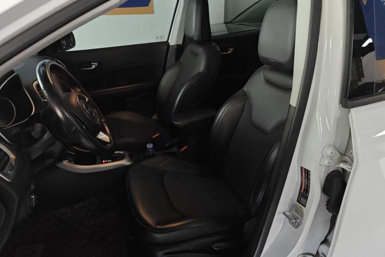 Used Jeep Compass 2019 220T Automatic Enjoyment Version Left Front Seat