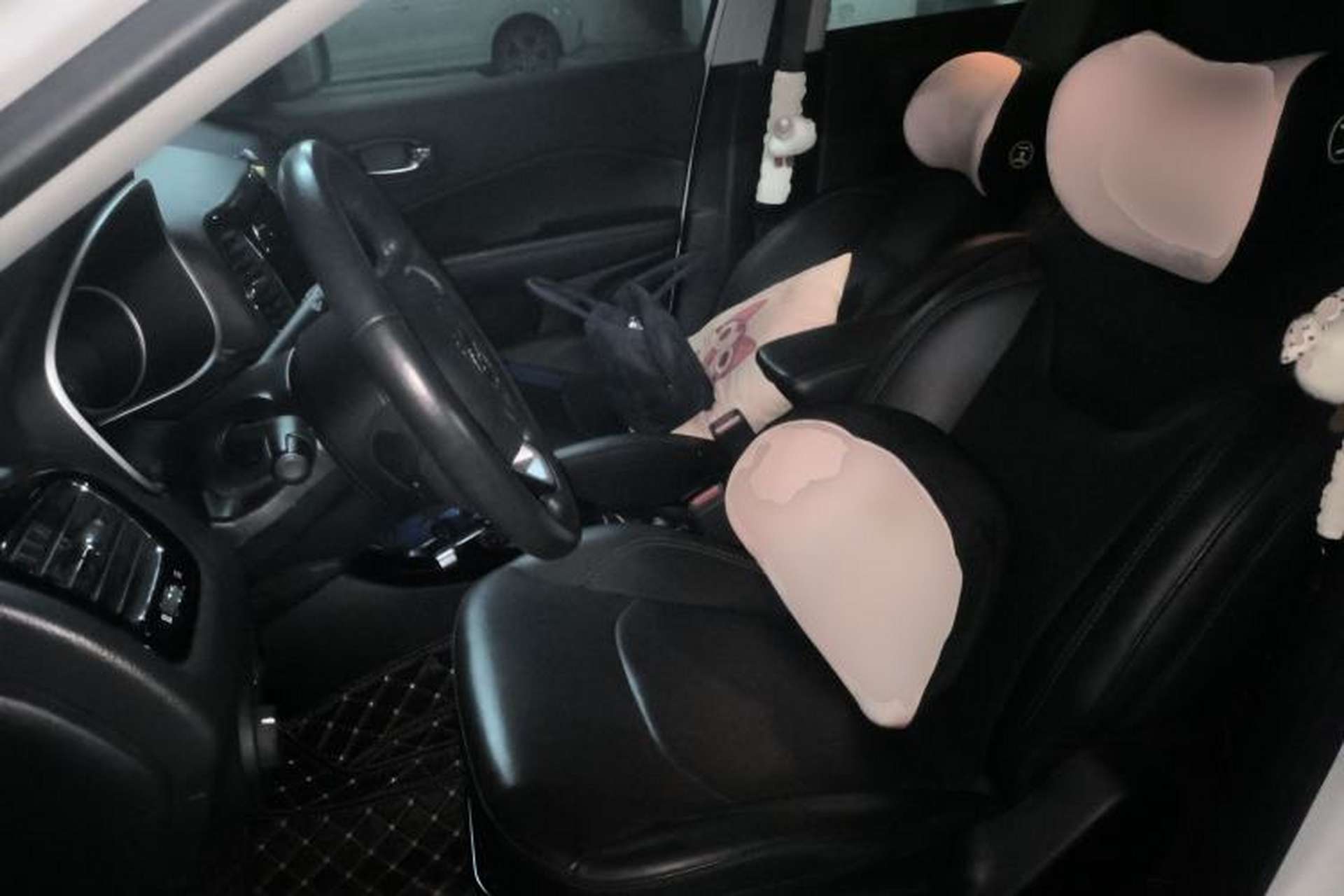 Used Jeep Compass 2019 220T Automatic Family Edition Left Front Seat