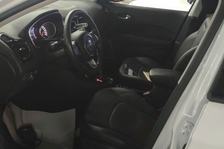 Used Jeep Compass 2019 220T Automatic Family Enjoyment Four-Wheel Drive Edition Left Front Seat