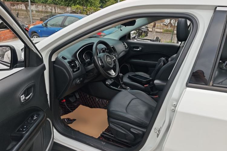 Used Jeep Compass 2019 220T Automatic Family Edition Left Front Seat