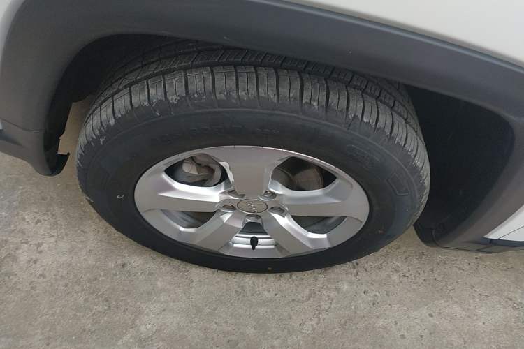 Used Jeep Compass 2019 220T Automatic Enjoyment Version Left Front Wheel Hub