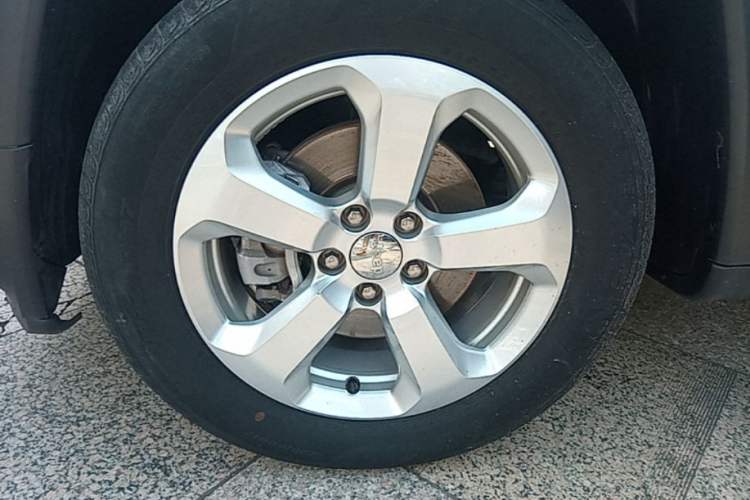 Used Jeep Compass 2019 220T Automatic Family Edition Left Front Wheel Hub