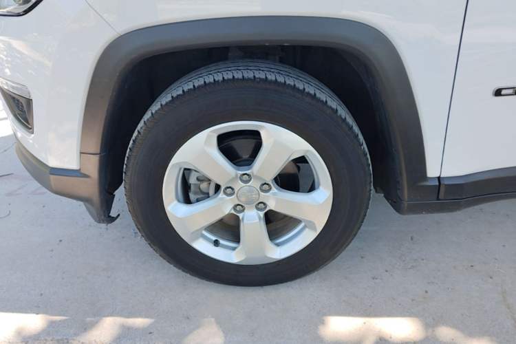 Used Jeep Compass 2019 220T Automatic Enjoyment Version Left Front Wheel Hub