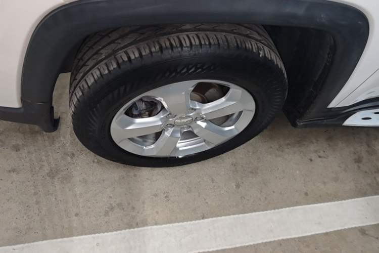 Used Jeep Compass 2019 220T Automatic Family Edition Left Front Wheel Hub