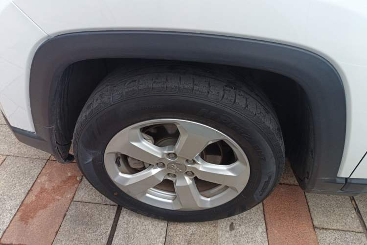 Used Jeep Compass 2019 220T Automatic Family Edition Left Front Wheel Hub
