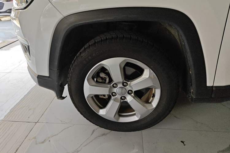 Used Jeep Compass 2019 220T Automatic Enjoyment Version Left Front Wheel Hub