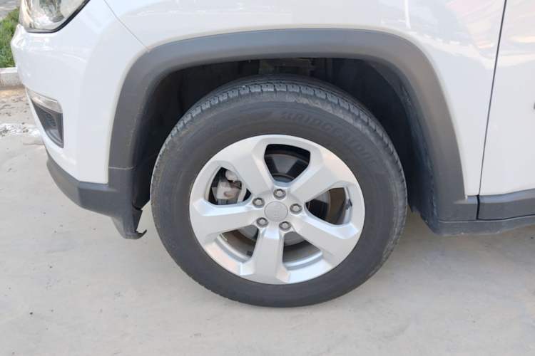 Used Jeep Compass 2019 220T Automatic Enjoyment Version Left Front Wheel Hub